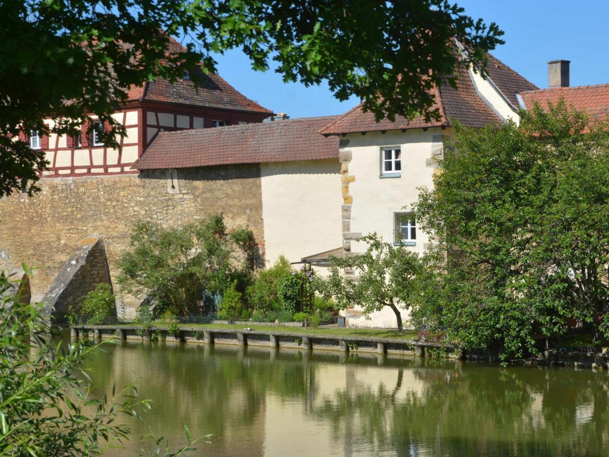 Der Seeweiherturm Weißenburg in Bayern