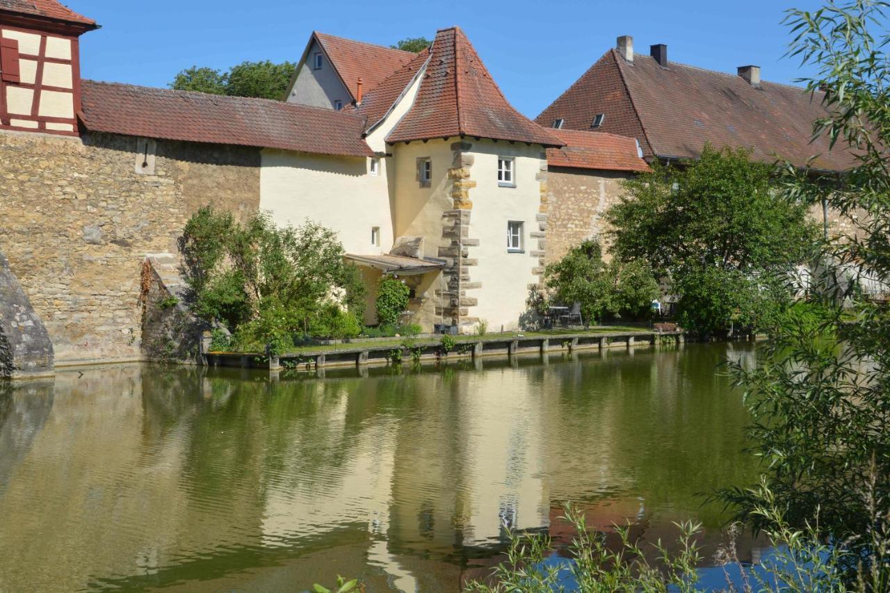 Der Seeweiherturm Weißenburg in Bayern